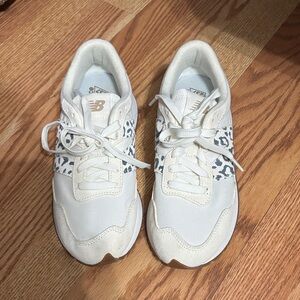New Balance Women's Cream and Blue Patterned Sneakers